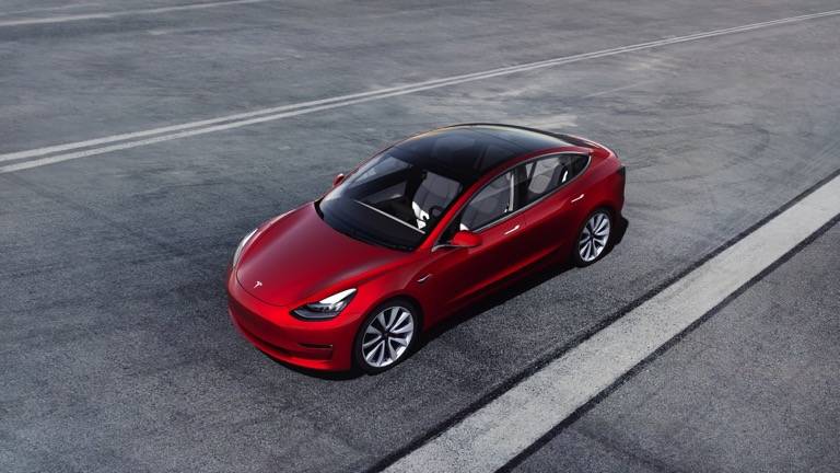 Tesla'dan İndirim Sonrası Bir Hamle Daha! Uzun Menzil Seçeneği Ekledi! İşte Fiyatı 1